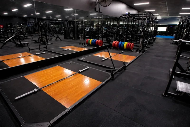Lifting platforms, free weights and barbells